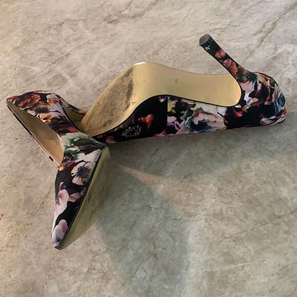 GUESS Floral Heels Size 9 - Picture 6 of 7